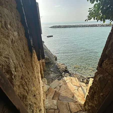 4br By The Sea, Family Friendly, Breathtaking View Ferienhaus Avía