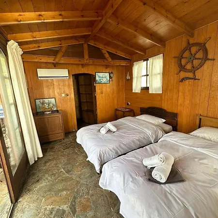 4br By The Sea, Family Friendly, Breathtaking View Ferienhaus *