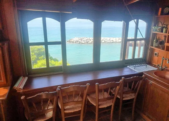 4br By The Sea, Family Friendly, Breathtaking View * Avía